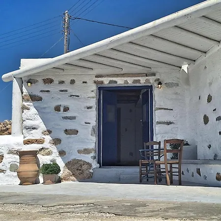 Karnagio - Traditional Seafront House *