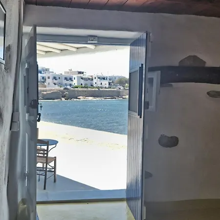 Ferienhaus Karnagio - Traditional Seafront House