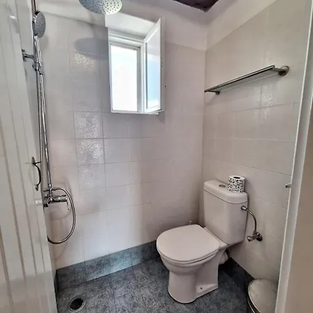 Ferienhaus Karnagio - Traditional Seafront House