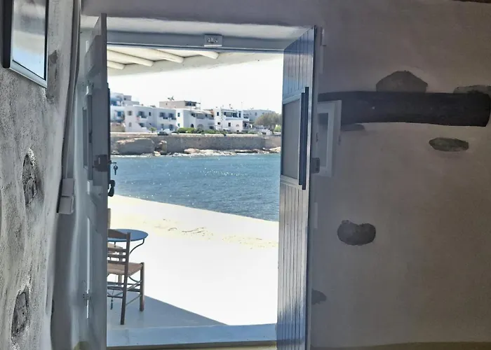 Сasa de vacaciones Karnagio - Traditional Seafront House