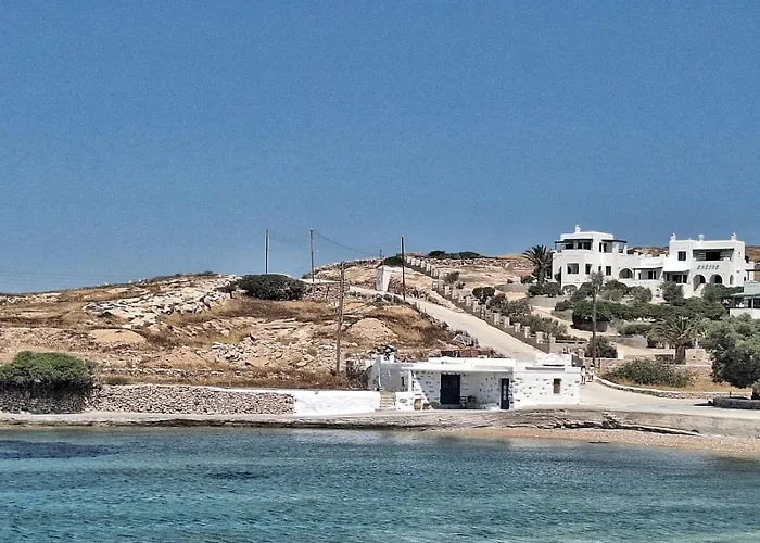 Karnagio - Traditional Seafront House Сasa de vacaciones *